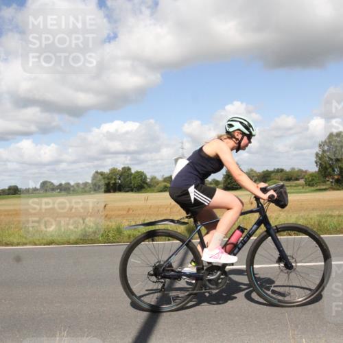 25.08.2024 - Elbe Triathlon Hamburg Fuchs,  Jonas http://msf.ph/oto/6842070 25.08.2024 11:29:47 Radfahren 1670 meine-sportfotos.de
