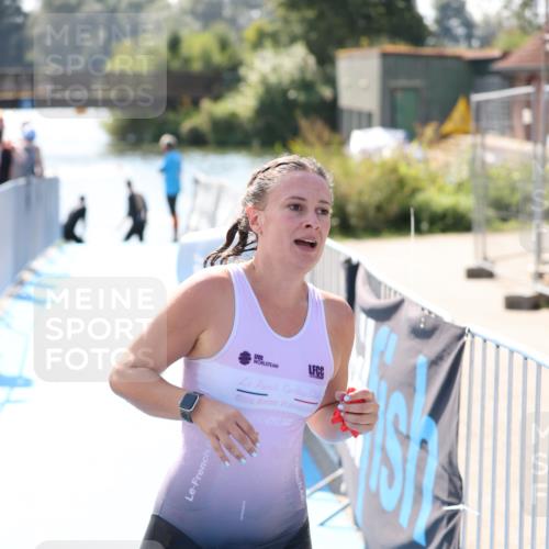 25.08.2024 - Elbe Triathlon Hamburg H.Heesch http://msf.ph/oto/6842086 25.08.2024 14:36:56 Schwimmen  meine-sportfotos.de