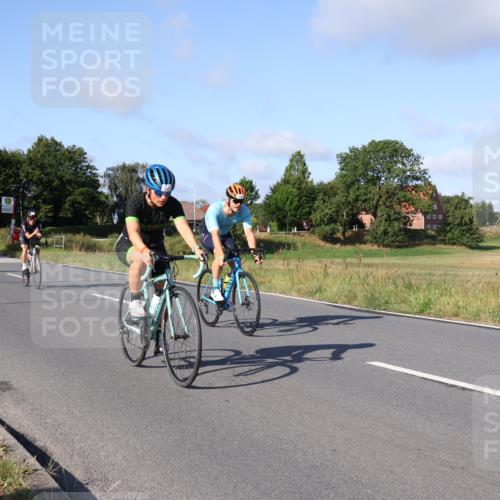25.08.2024 - Elbe Triathlon Hamburg Fuchs,  Jonas http://msf.ph/oto/6842095 25.08.2024 09:40:48 Radfahren 238, 128, 252, 230, 318, 217 meine-sportfotos.de