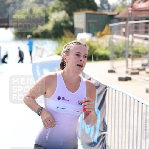 25.08.2024 - Elbe Triathlon Hamburg H.Heesch http://msf.ph/oto/6842097 25.08.2024 14:36:56 Schwimmen  meine-sportfotos.de