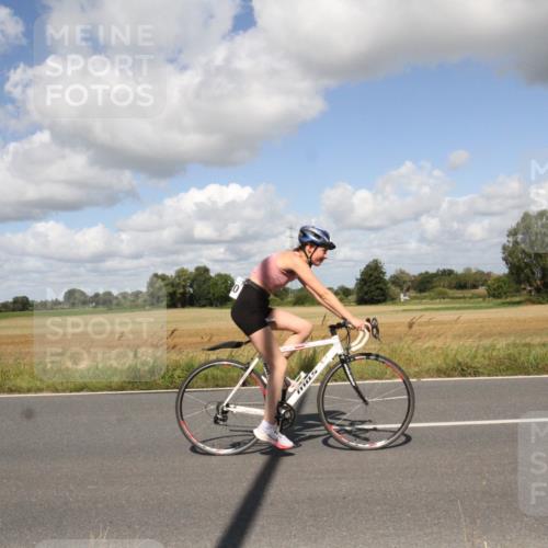 25.08.2024 - Elbe Triathlon Hamburg Fuchs,  Jonas http://msf.ph/oto/6842098 25.08.2024 11:30:40 Radfahren 1620 meine-sportfotos.de