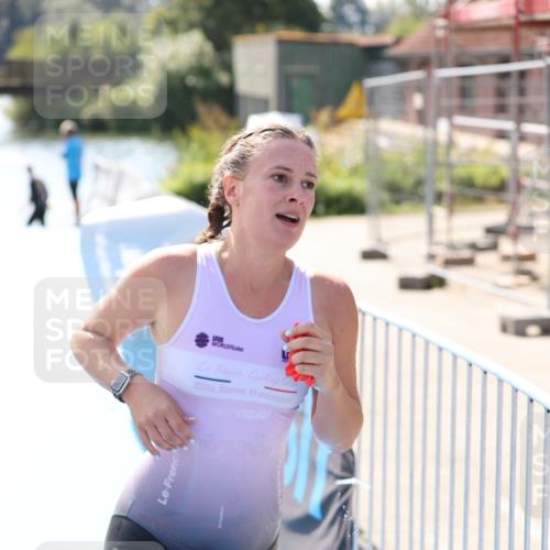 25.08.2024 - Elbe Triathlon Hamburg H.Heesch http://msf.ph/oto/6842104 25.08.2024 14:36:56 Schwimmen  meine-sportfotos.de