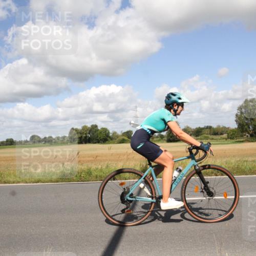 25.08.2024 - Elbe Triathlon Hamburg Fuchs,  Jonas http://msf.ph/oto/6842105 25.08.2024 11:30:55 Radfahren 1676 meine-sportfotos.de