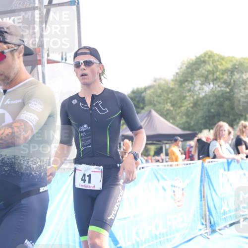 25.08.2024 - Elbe Triathlon Hamburg H.Heesch http://msf.ph/oto/6842106 25.08.2024 10:30:15 Ziel 41, 101 meine-sportfotos.de