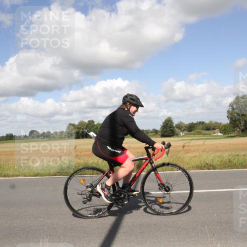 25.08.2024 - Elbe Triathlon Hamburg Fuchs,  Jonas http://msf.ph/oto/6842110 25.08.2024 11:31:35 Radfahren 1535 meine-sportfotos.de