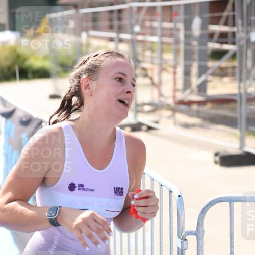 25.08.2024 - Elbe Triathlon Hamburg H.Heesch http://msf.ph/oto/6842143 25.08.2024 14:36:56 Schwimmen  meine-sportfotos.de