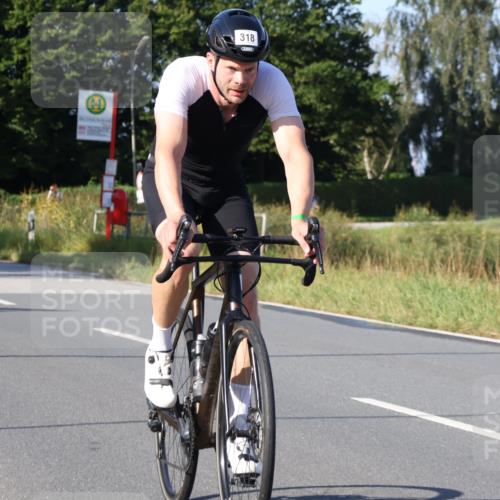 25.08.2024 - Elbe Triathlon Hamburg Fuchs,  Jonas http://msf.ph/oto/6842144 25.08.2024 09:40:51 Radfahren 238, 128, 252, 230, 318, 217 meine-sportfotos.de
