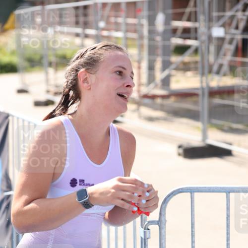 25.08.2024 - Elbe Triathlon Hamburg H.Heesch http://msf.ph/oto/6842153 25.08.2024 14:36:56 Schwimmen  meine-sportfotos.de