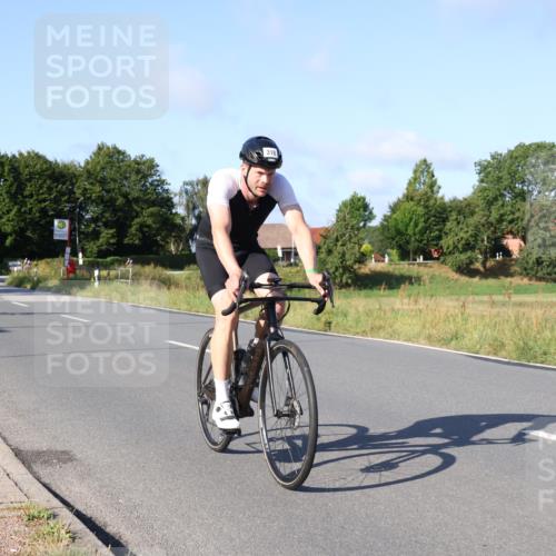 25.08.2024 - Elbe Triathlon Hamburg Fuchs,  Jonas http://msf.ph/oto/6842155 25.08.2024 09:40:51 Radfahren 238, 128, 252, 230, 318, 217 meine-sportfotos.de