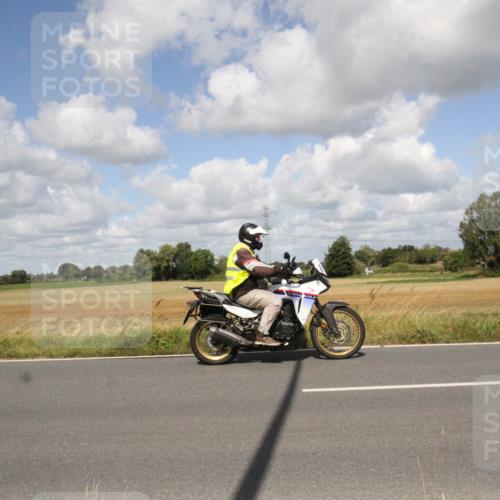 25.08.2024 - Elbe Triathlon Hamburg Fuchs,  Jonas http://msf.ph/oto/6842169 25.08.2024 11:37:25 Radfahren  meine-sportfotos.de