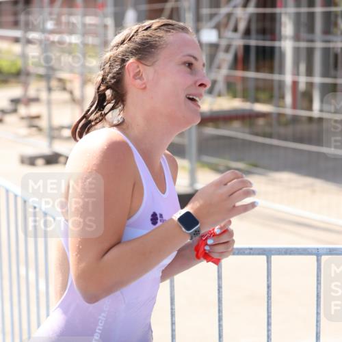 25.08.2024 - Elbe Triathlon Hamburg H.Heesch http://msf.ph/oto/6842174 25.08.2024 14:36:56 Schwimmen  meine-sportfotos.de