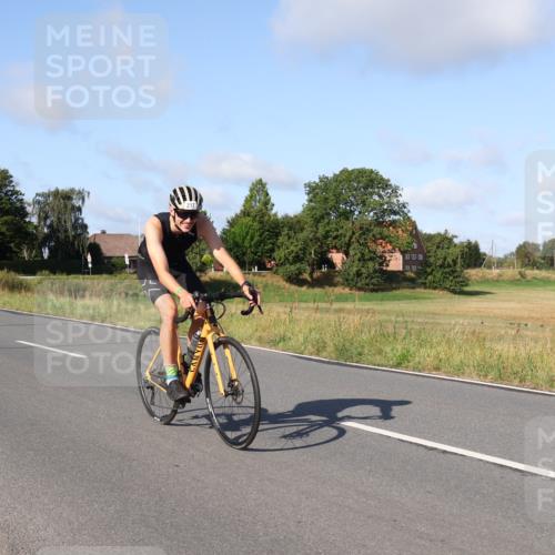 25.08.2024 - Elbe Triathlon Hamburg Fuchs,  Jonas http://msf.ph/oto/6842192 25.08.2024 09:40:53 Radfahren 238, 128, 252, 230, 318, 217 meine-sportfotos.de