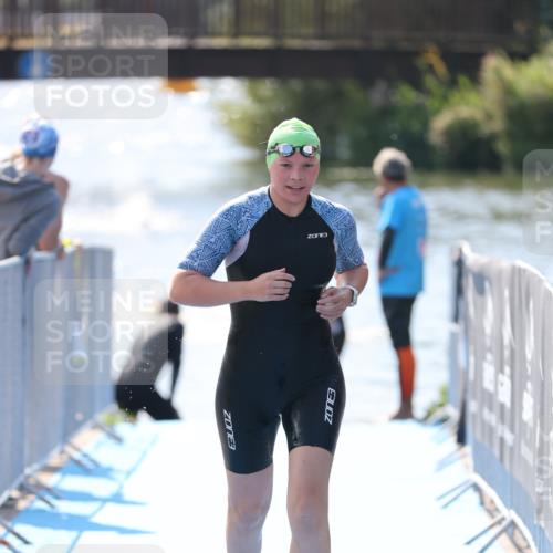 25.08.2024 - Elbe Triathlon Hamburg H.Heesch http://msf.ph/oto/6842199 25.08.2024 14:37:14 Schwimmen  meine-sportfotos.de