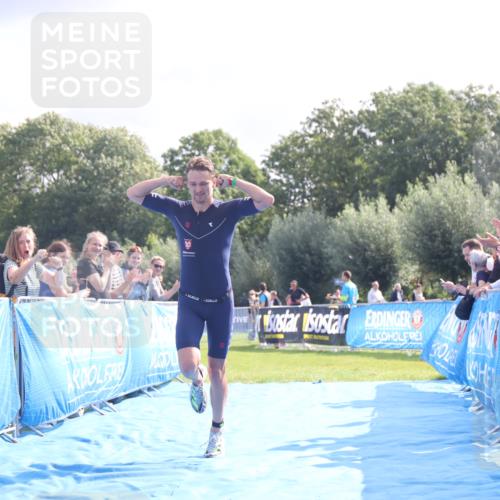 25.08.2024 - Elbe Triathlon Hamburg H.Heesch http://msf.ph/oto/6842204 25.08.2024 10:31:05 Ziel 207 meine-sportfotos.de