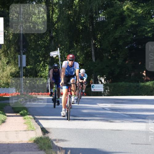 25.08.2024 - Elbe Triathlon Hamburg Fuchs,  Jonas http://msf.ph/oto/6842205 25.08.2024 09:40:57 Radfahren 217, 210, 303, 244 meine-sportfotos.de