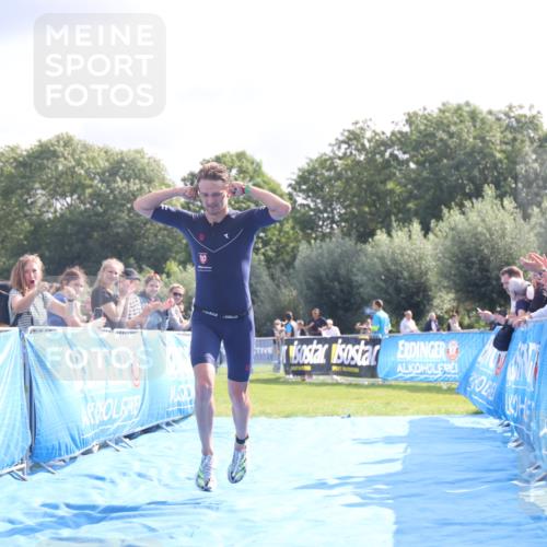 25.08.2024 - Elbe Triathlon Hamburg H.Heesch http://msf.ph/oto/6842212 25.08.2024 10:31:05 Ziel 207 meine-sportfotos.de