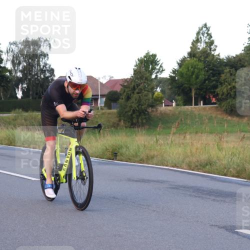 25.08.2024 - Elbe Triathlon Hamburg Fuchs,  Jonas http://msf.ph/oto/6842214 25.08.2024 08:58:42 Radfahren 54, 41, 33 meine-sportfotos.de