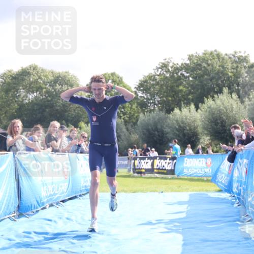 25.08.2024 - Elbe Triathlon Hamburg H.Heesch http://msf.ph/oto/6842223 25.08.2024 10:31:05 Ziel 207 meine-sportfotos.de