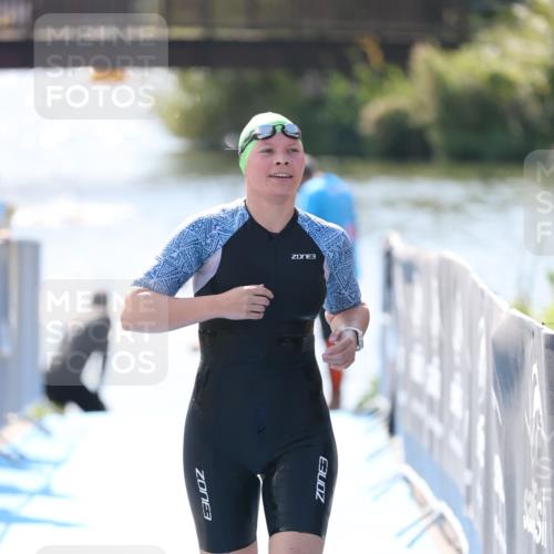 25.08.2024 - Elbe Triathlon Hamburg H.Heesch http://msf.ph/oto/6842226 25.08.2024 14:37:15 Schwimmen  meine-sportfotos.de