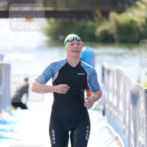 25.08.2024 - Elbe Triathlon Hamburg H.Heesch http://msf.ph/oto/6842232 25.08.2024 14:37:15 Schwimmen  meine-sportfotos.de