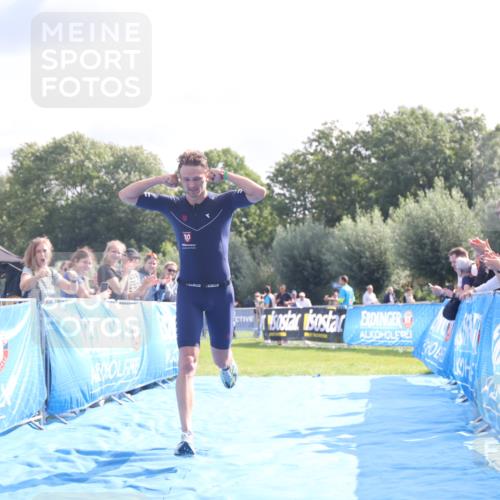 25.08.2024 - Elbe Triathlon Hamburg H.Heesch http://msf.ph/oto/6842233 25.08.2024 10:31:06 Ziel 207 meine-sportfotos.de