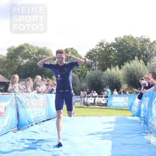 25.08.2024 - Elbe Triathlon Hamburg H.Heesch http://msf.ph/oto/6842243 25.08.2024 10:31:06 Ziel 207 meine-sportfotos.de