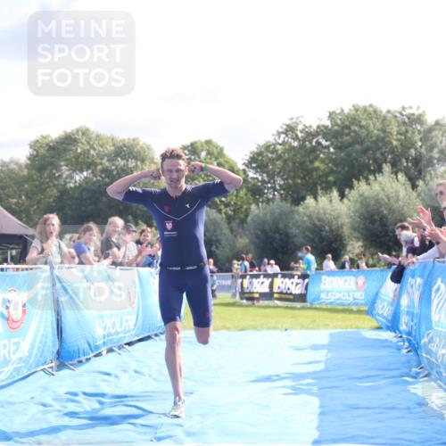 25.08.2024 - Elbe Triathlon Hamburg H.Heesch http://msf.ph/oto/6842250 25.08.2024 10:31:06 Ziel 207 meine-sportfotos.de