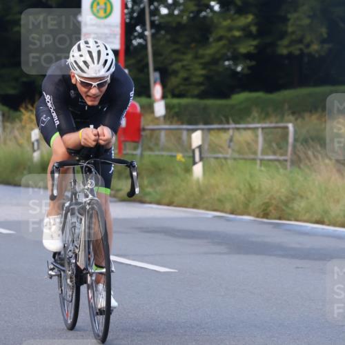 25.08.2024 - Elbe Triathlon Hamburg Fuchs,  Jonas http://msf.ph/oto/6842251 25.08.2024 08:58:46 Radfahren 54, 41, 33 meine-sportfotos.de