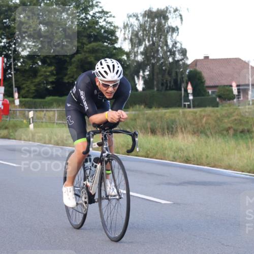 25.08.2024 - Elbe Triathlon Hamburg Fuchs,  Jonas http://msf.ph/oto/6842266 25.08.2024 08:58:46 Radfahren 54, 41, 33 meine-sportfotos.de