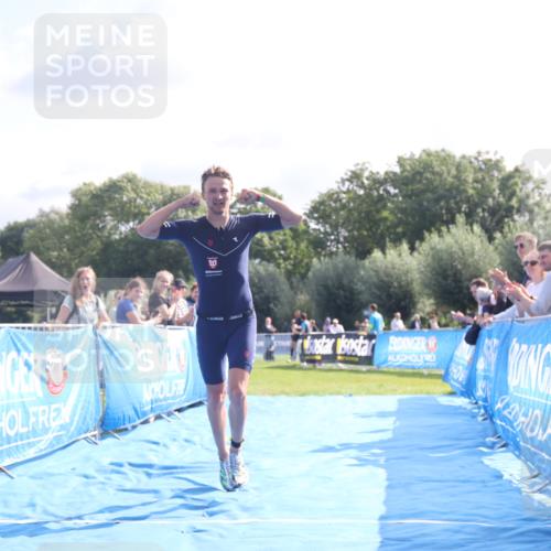 25.08.2024 - Elbe Triathlon Hamburg H.Heesch http://msf.ph/oto/6842269 25.08.2024 10:31:06 Ziel 207 meine-sportfotos.de