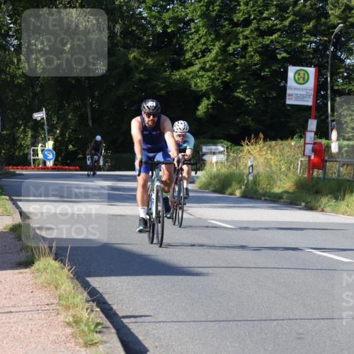 25.08.2024 - Elbe Triathlon Hamburg Fuchs,  Jonas http://msf.ph/oto/6842273 25.08.2024 09:41:01 Radfahren 210, 303, 244, 443 meine-sportfotos.de