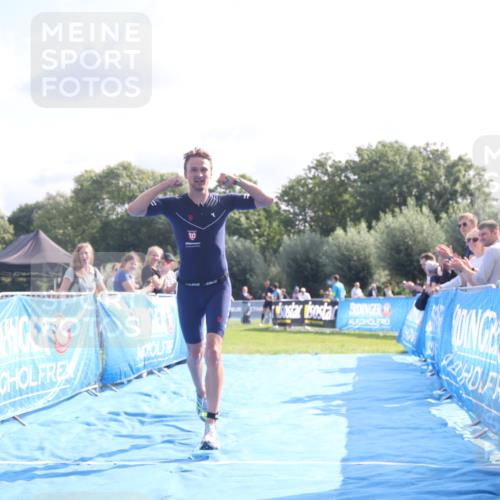 25.08.2024 - Elbe Triathlon Hamburg H.Heesch http://msf.ph/oto/6842277 25.08.2024 10:31:06 Ziel 207 meine-sportfotos.de