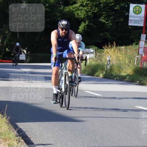 25.08.2024 - Elbe Triathlon Hamburg Fuchs,  Jonas http://msf.ph/oto/6842281 25.08.2024 09:41:01 Radfahren 210, 303, 244, 443 meine-sportfotos.de
