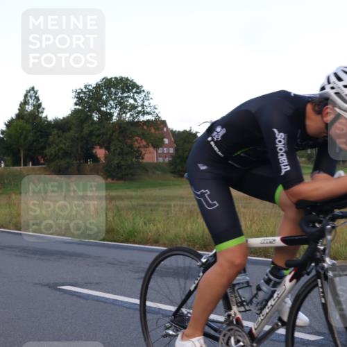 25.08.2024 - Elbe Triathlon Hamburg Fuchs,  Jonas http://msf.ph/oto/6842285 25.08.2024 08:58:47 Radfahren 54, 41, 33 meine-sportfotos.de
