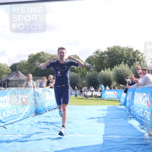 25.08.2024 - Elbe Triathlon Hamburg H.Heesch http://msf.ph/oto/6842287 25.08.2024 10:31:06 Ziel 207 meine-sportfotos.de