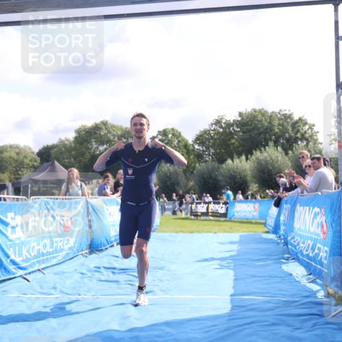 25.08.2024 - Elbe Triathlon Hamburg H.Heesch http://msf.ph/oto/6842306 25.08.2024 10:31:06 Ziel 207 meine-sportfotos.de