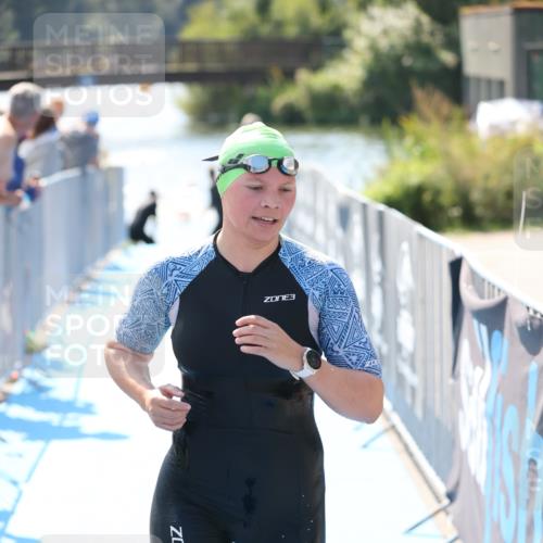 25.08.2024 - Elbe Triathlon Hamburg H.Heesch http://msf.ph/oto/6842308 25.08.2024 14:37:17 Schwimmen  meine-sportfotos.de