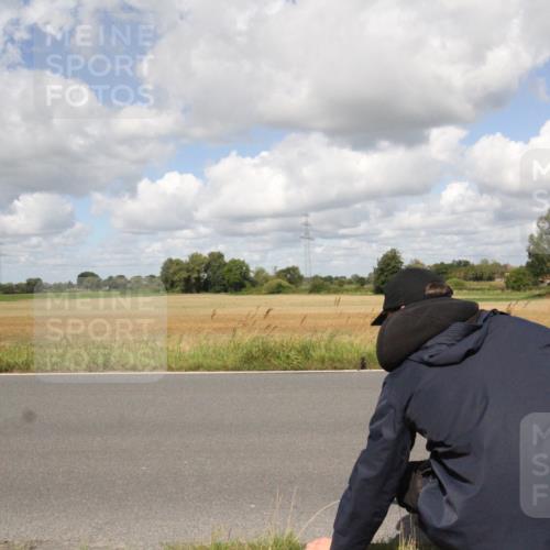 25.08.2024 - Elbe Triathlon Hamburg Fuchs,  Jonas http://msf.ph/oto/6842320 25.08.2024 11:47:35 Radfahren  meine-sportfotos.de