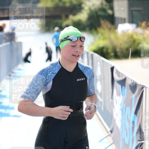 25.08.2024 - Elbe Triathlon Hamburg H.Heesch http://msf.ph/oto/6842335 25.08.2024 14:37:18 Schwimmen  meine-sportfotos.de
