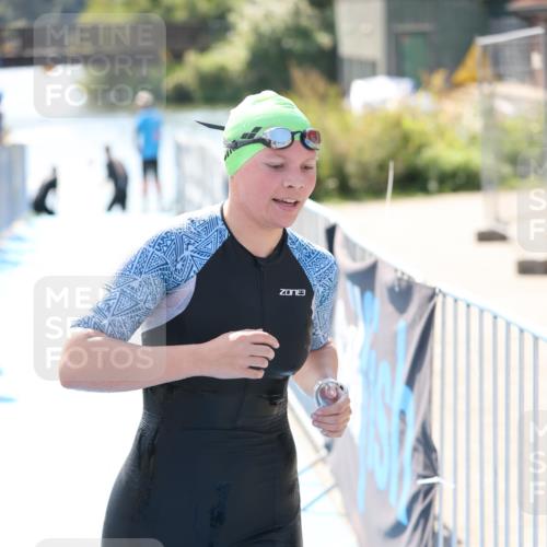 25.08.2024 - Elbe Triathlon Hamburg H.Heesch http://msf.ph/oto/6842361 25.08.2024 14:37:18 Schwimmen  meine-sportfotos.de