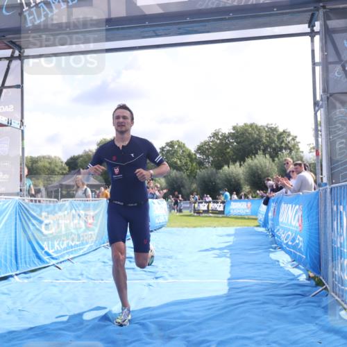 25.08.2024 - Elbe Triathlon Hamburg H.Heesch http://msf.ph/oto/6842362 25.08.2024 10:31:06 Ziel 207 meine-sportfotos.de