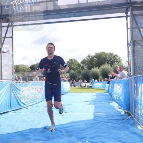 25.08.2024 - Elbe Triathlon Hamburg H.Heesch http://msf.ph/oto/6842370 25.08.2024 10:31:06 Ziel 207 meine-sportfotos.de