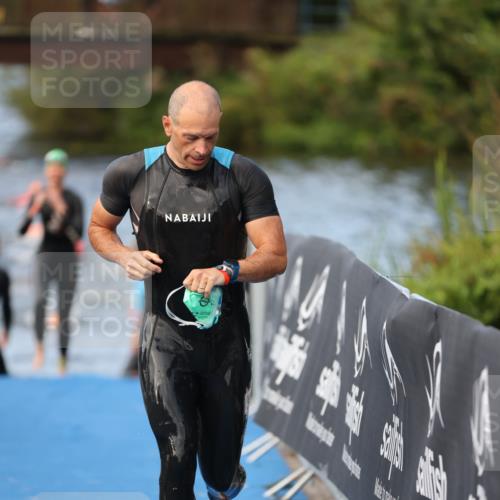 25.08.2024 - Elbe Triathlon Hamburg H.Heesch http://msf.ph/oto/6842381 25.08.2024 08:45:49 Schwimmen 126, 154, 157, 158, 159 meine-sportfotos.de