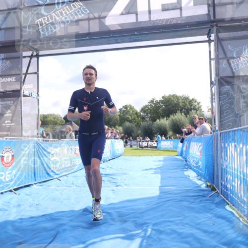 25.08.2024 - Elbe Triathlon Hamburg H.Heesch http://msf.ph/oto/6842383 25.08.2024 10:31:07 Ziel 207 meine-sportfotos.de
