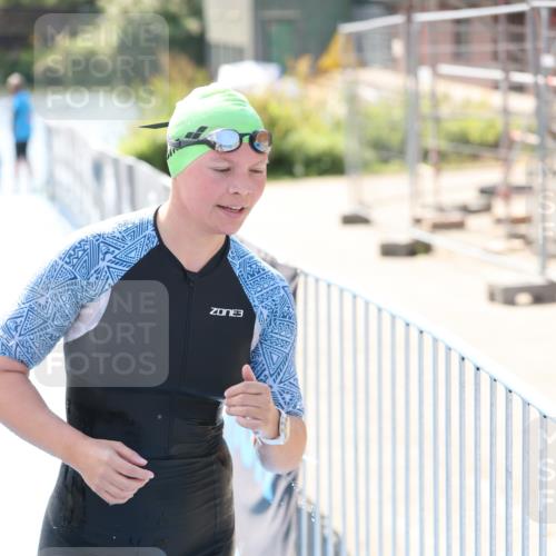 25.08.2024 - Elbe Triathlon Hamburg H.Heesch http://msf.ph/oto/6842384 25.08.2024 14:37:18 Schwimmen  meine-sportfotos.de