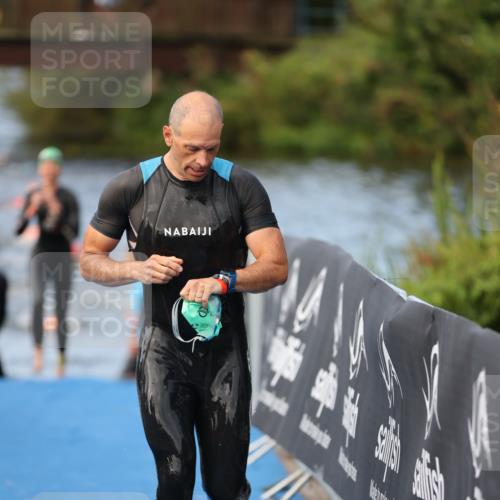 25.08.2024 - Elbe Triathlon Hamburg H.Heesch http://msf.ph/oto/6842386 25.08.2024 08:45:49 Schwimmen 126, 154, 157, 158, 159 meine-sportfotos.de