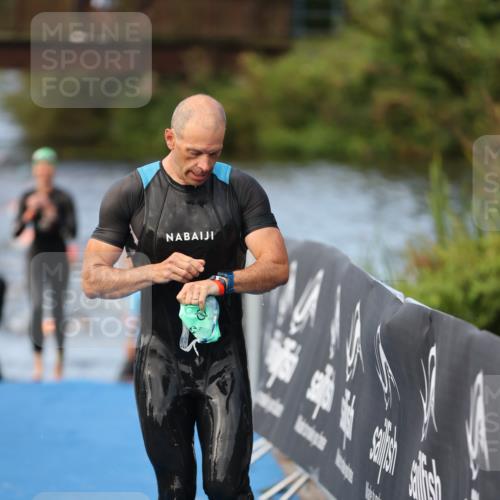 25.08.2024 - Elbe Triathlon Hamburg H.Heesch http://msf.ph/oto/6842389 25.08.2024 08:45:49 Schwimmen 126, 154, 157, 158, 159 meine-sportfotos.de