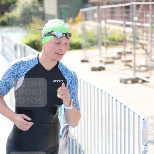 25.08.2024 - Elbe Triathlon Hamburg H.Heesch http://msf.ph/oto/6842393 25.08.2024 14:37:18 Schwimmen  meine-sportfotos.de