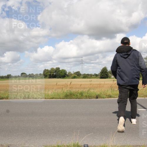 25.08.2024 - Elbe Triathlon Hamburg Fuchs,  Jonas http://msf.ph/oto/6842401 25.08.2024 11:47:38 Radfahren  meine-sportfotos.de