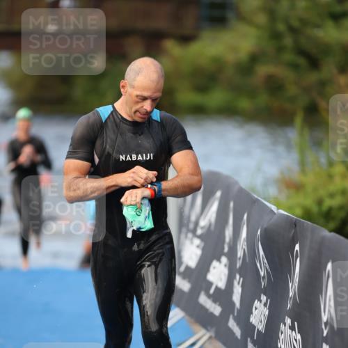 25.08.2024 - Elbe Triathlon Hamburg H.Heesch http://msf.ph/oto/6842404 25.08.2024 08:45:49 Schwimmen 126, 154, 157, 158, 159 meine-sportfotos.de